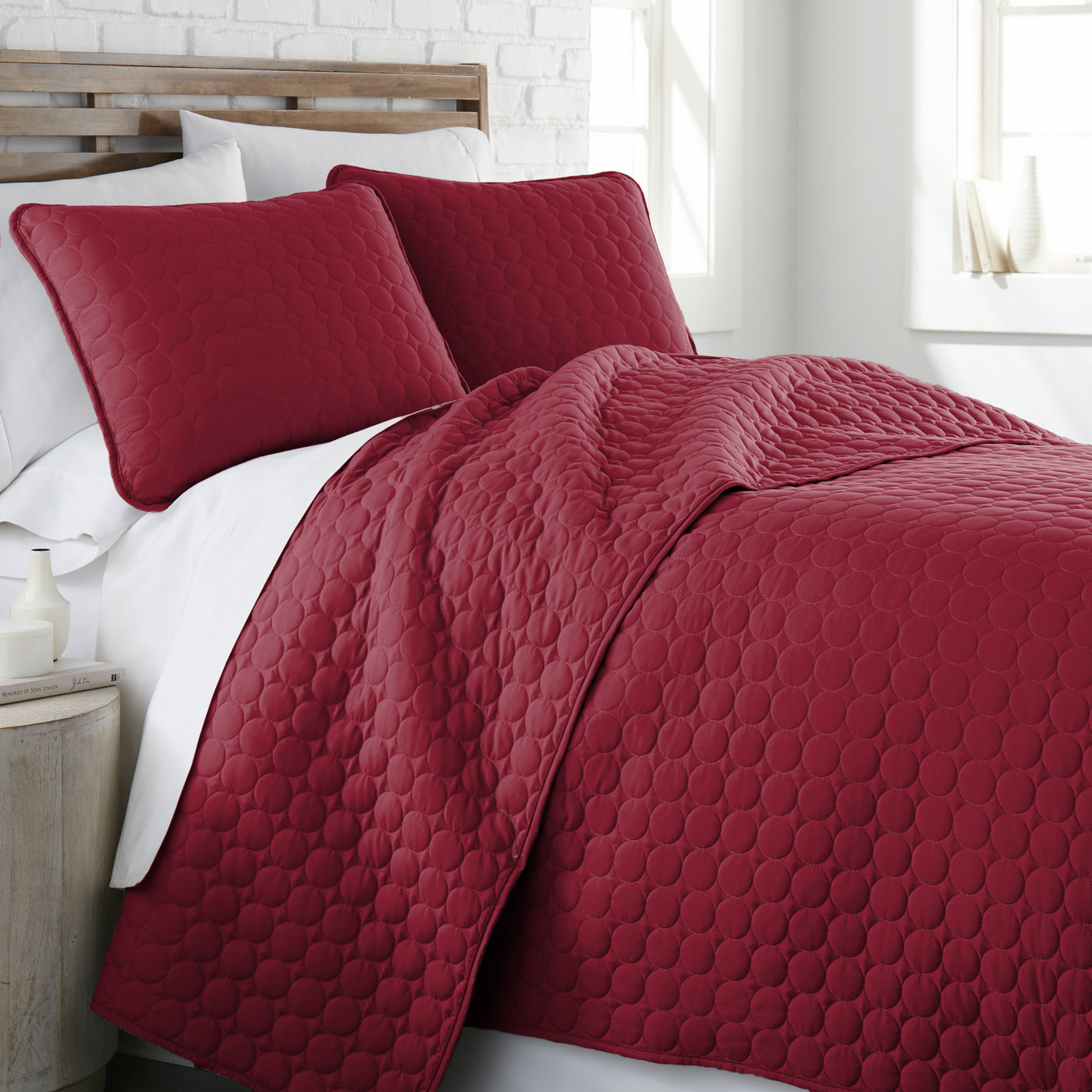 Classic 90 GSM Microfiber Circle Embroidered Quilt Set
