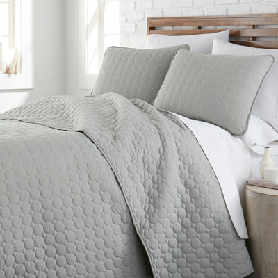 Classic 90 GSM Microfiber Circle Embroidered Quilt Set in Steel Grey