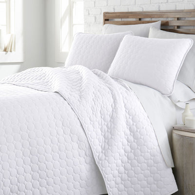 Classic 90 GSM Microfiber Circle Embroidered Quilt Set in White