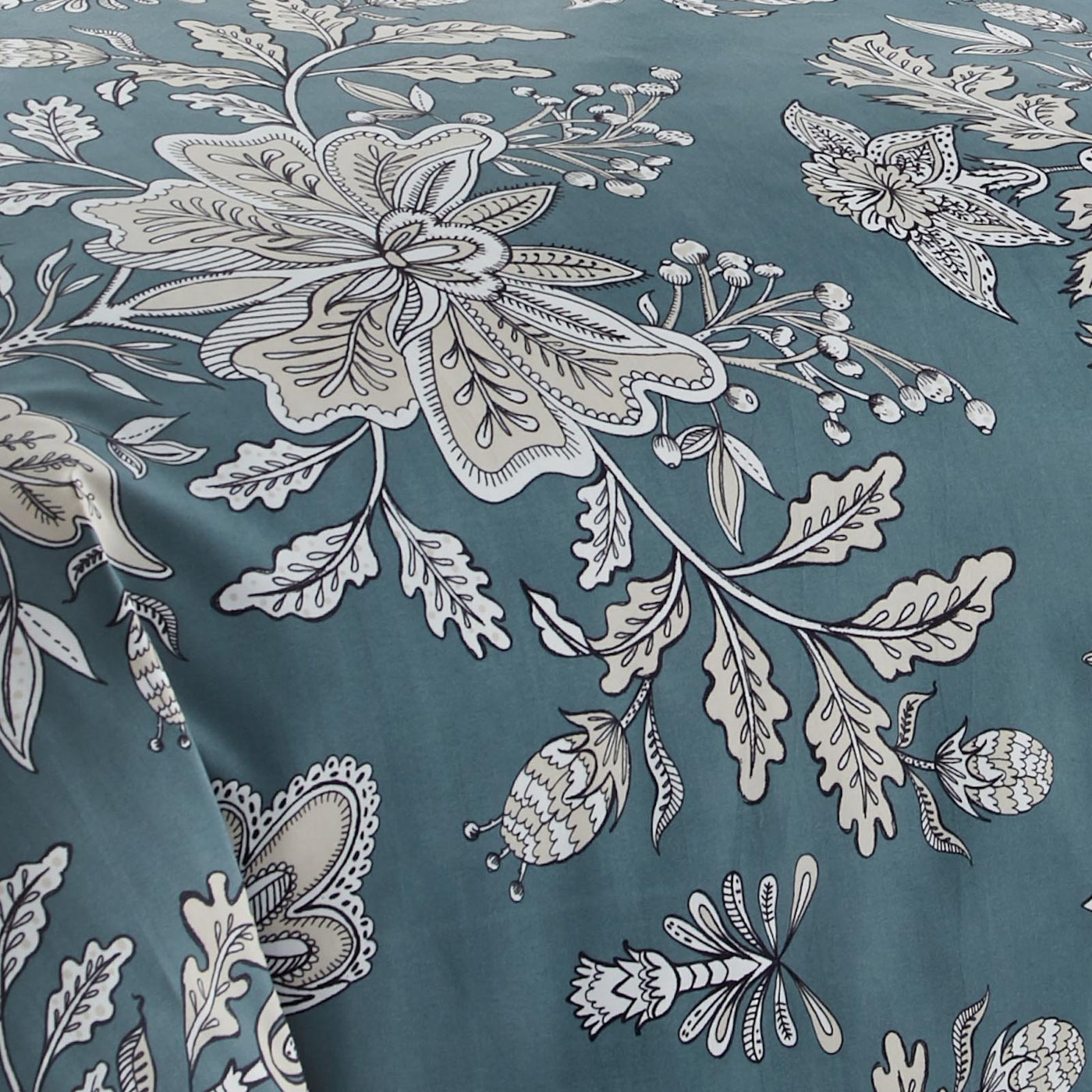 Details and Print Pattern of Baronessa Down Alternative Comforter Set in Blue#color_baronessa-smokey-blue