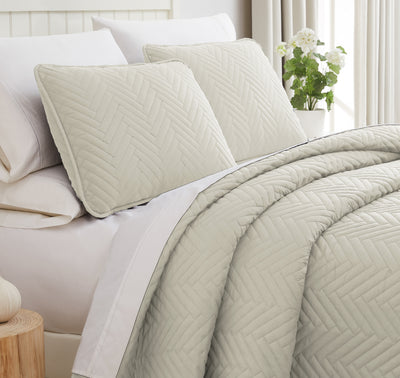 Chevron Solid 3-Piece Quilt Set