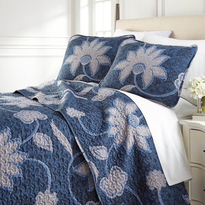Royal Bloom Quilt Set