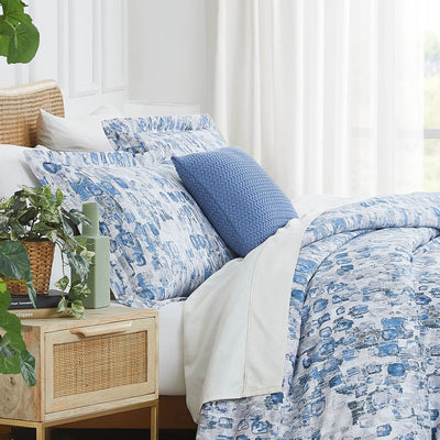 Detail Image Shams of Rhythm 5-Piece Duvet Cover Set in blue#color_rhythm-blue