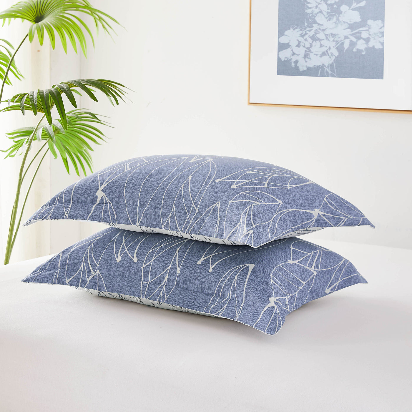 Detailed Shams Image of Contemporary Leaves Reversible Comforter Set in Blue#color_contemporary-leaves-blue