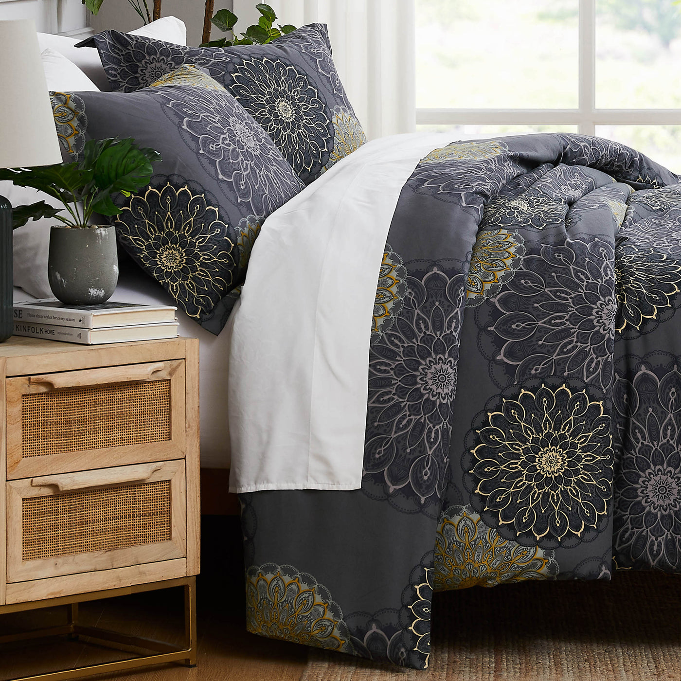 Side View of Dahlia Comforter Set in Black#color_dahlia-black