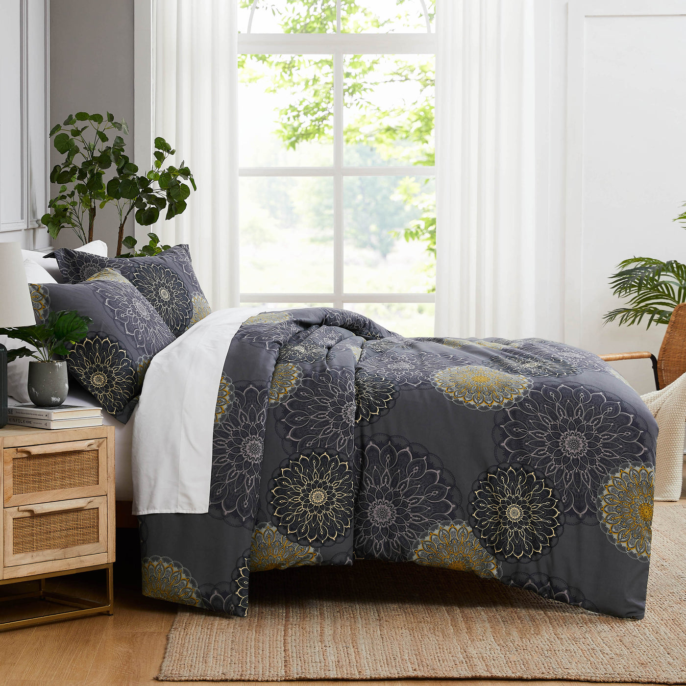 Side View of Dahlia Comforter Set in Black#color_dahlia-black