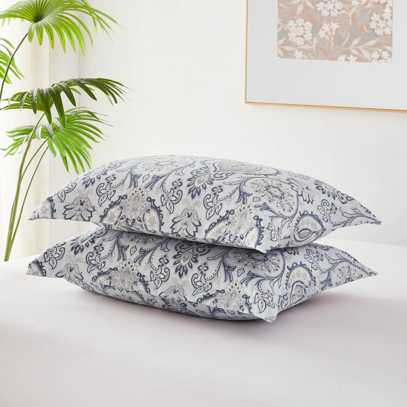 Detailed Shams Image of Majestic Paisley Duvet Cover Set in Grey#color_majestic-paisley-grey