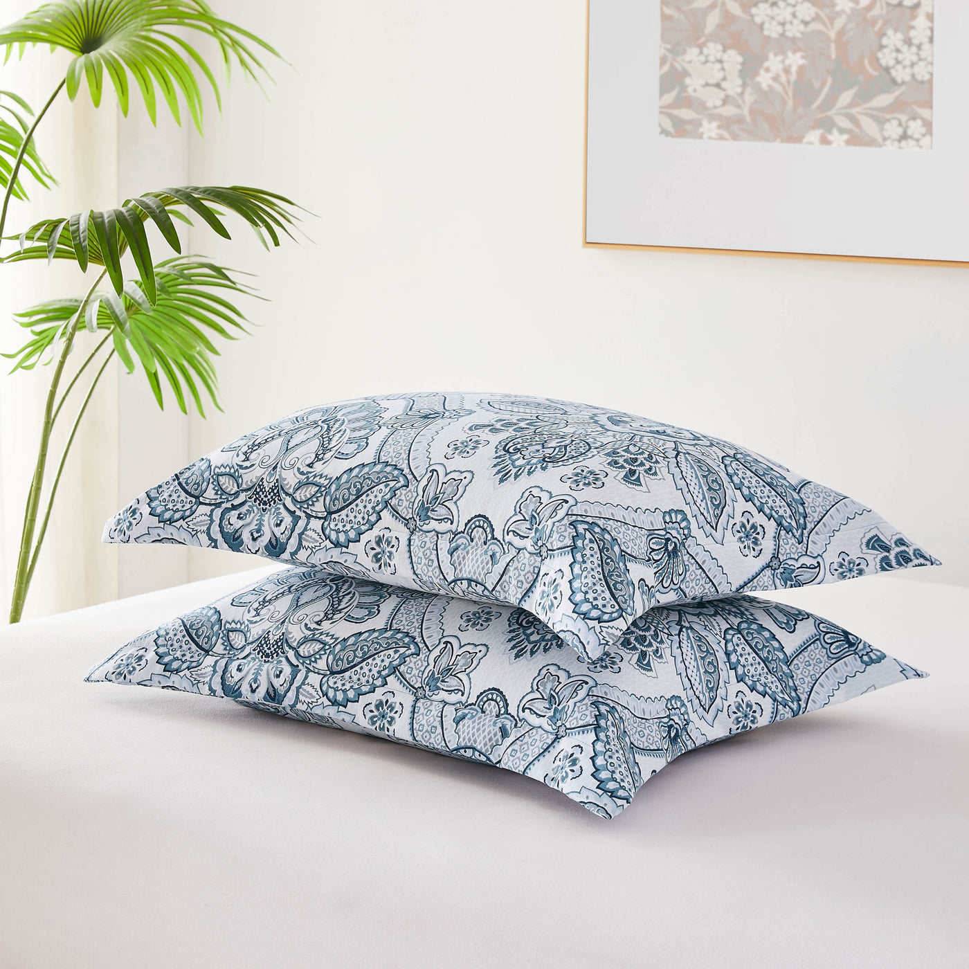 Detailed Shams Image of Bluebell Paisley Duvet Cover Set in Blue#color_bluebell-paisley-blue