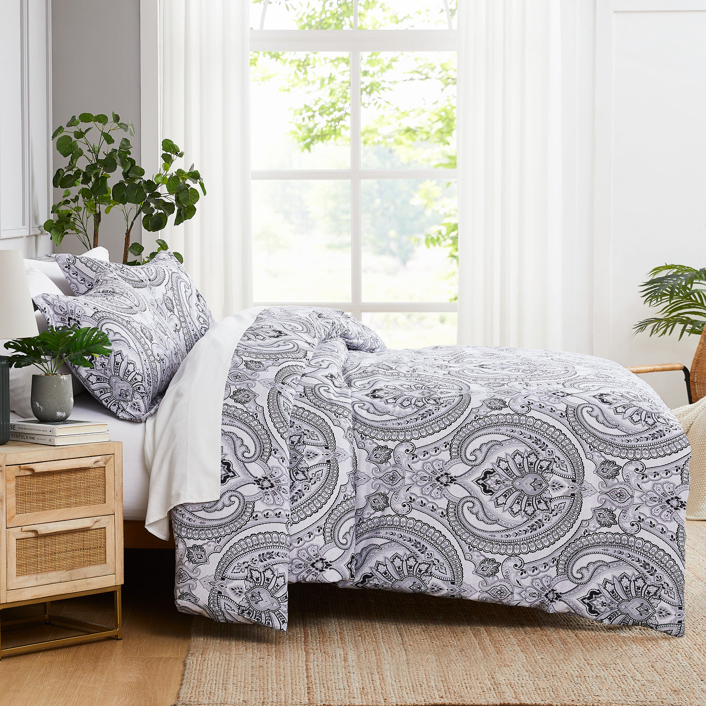 Side View of Sing to Me Duvet Cover Set in Black#color_sing-to-me-black