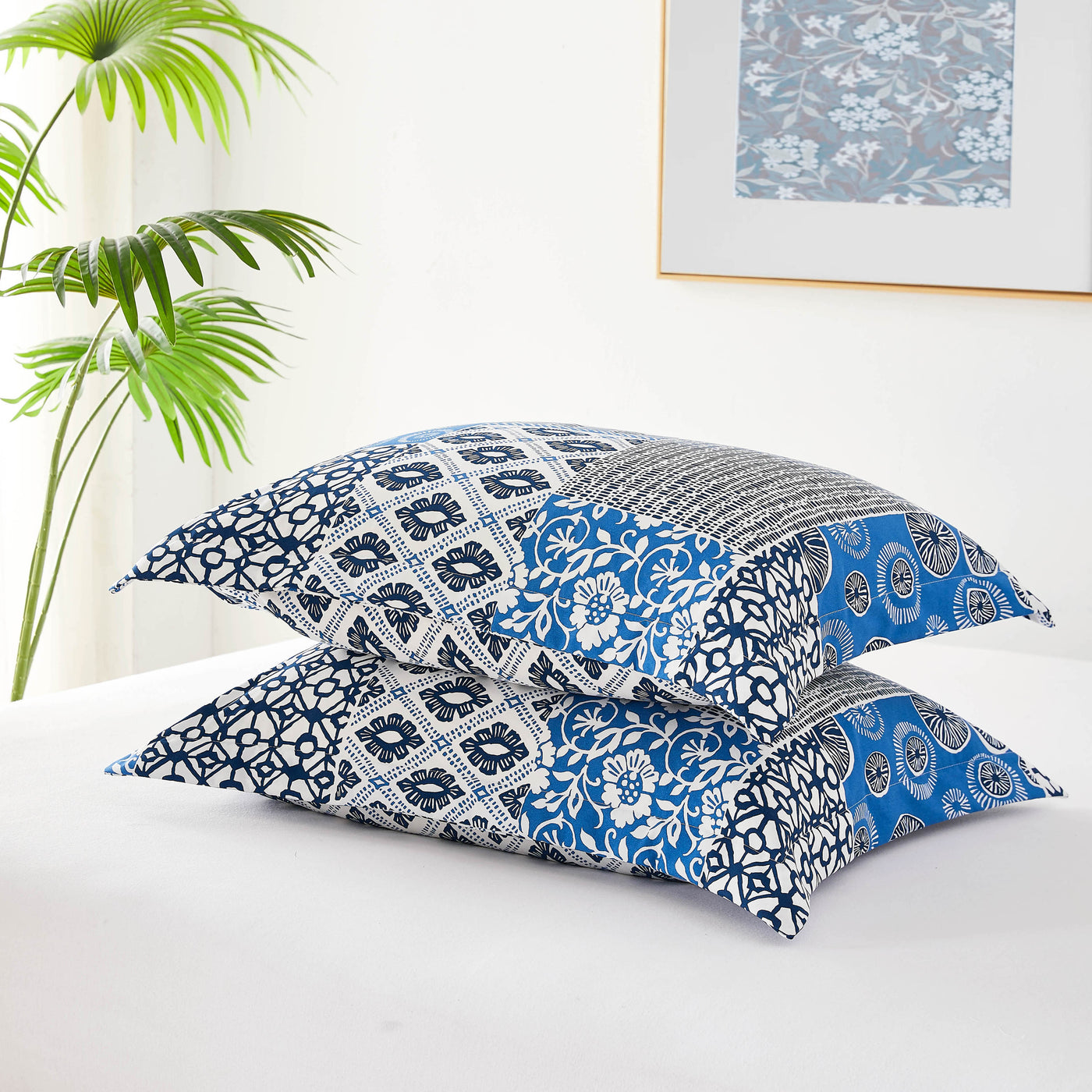 Detailed Shams Image of World Song Duvet Cover Set in Blue#color_world-song-blue