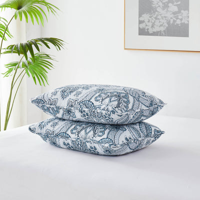 Detailed Shams Image of Bluebell Paisley Quilt Set in Blue#color_bluebell-paisley-blue