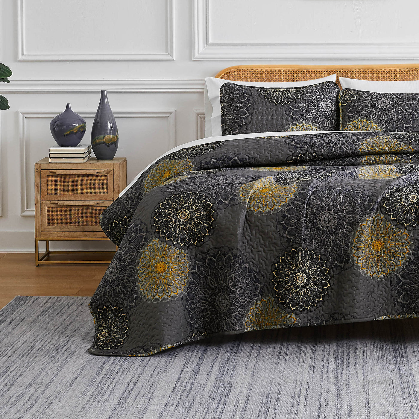 Front View of Dahlia Quilt Set in Black#color_dahlia-black