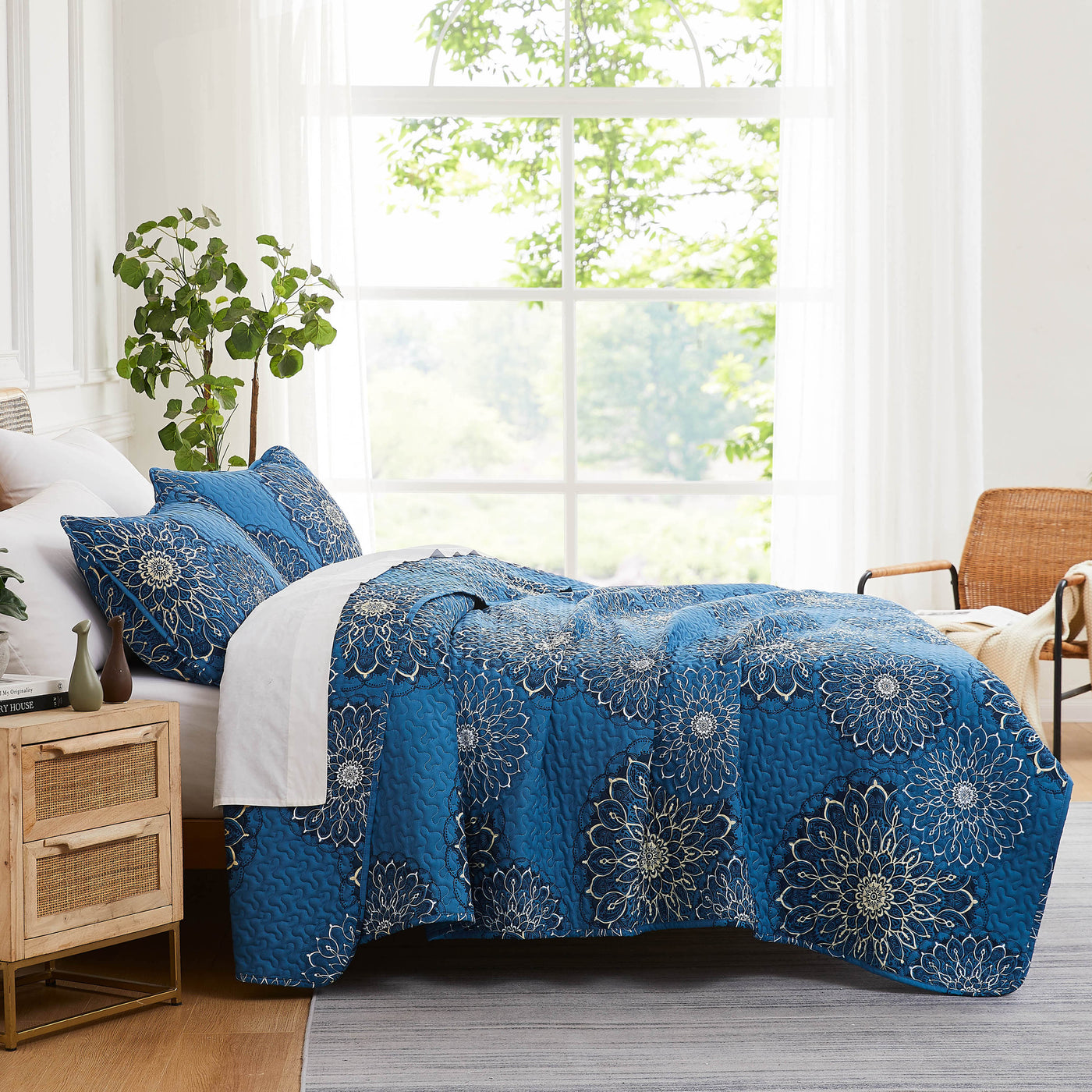 Side View of Dahlia Quilt Set in Blue#color_dahlia-aqua