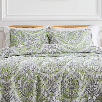 Front View of Sing to Me Quilt Set in Green#color_sing-to-me-green