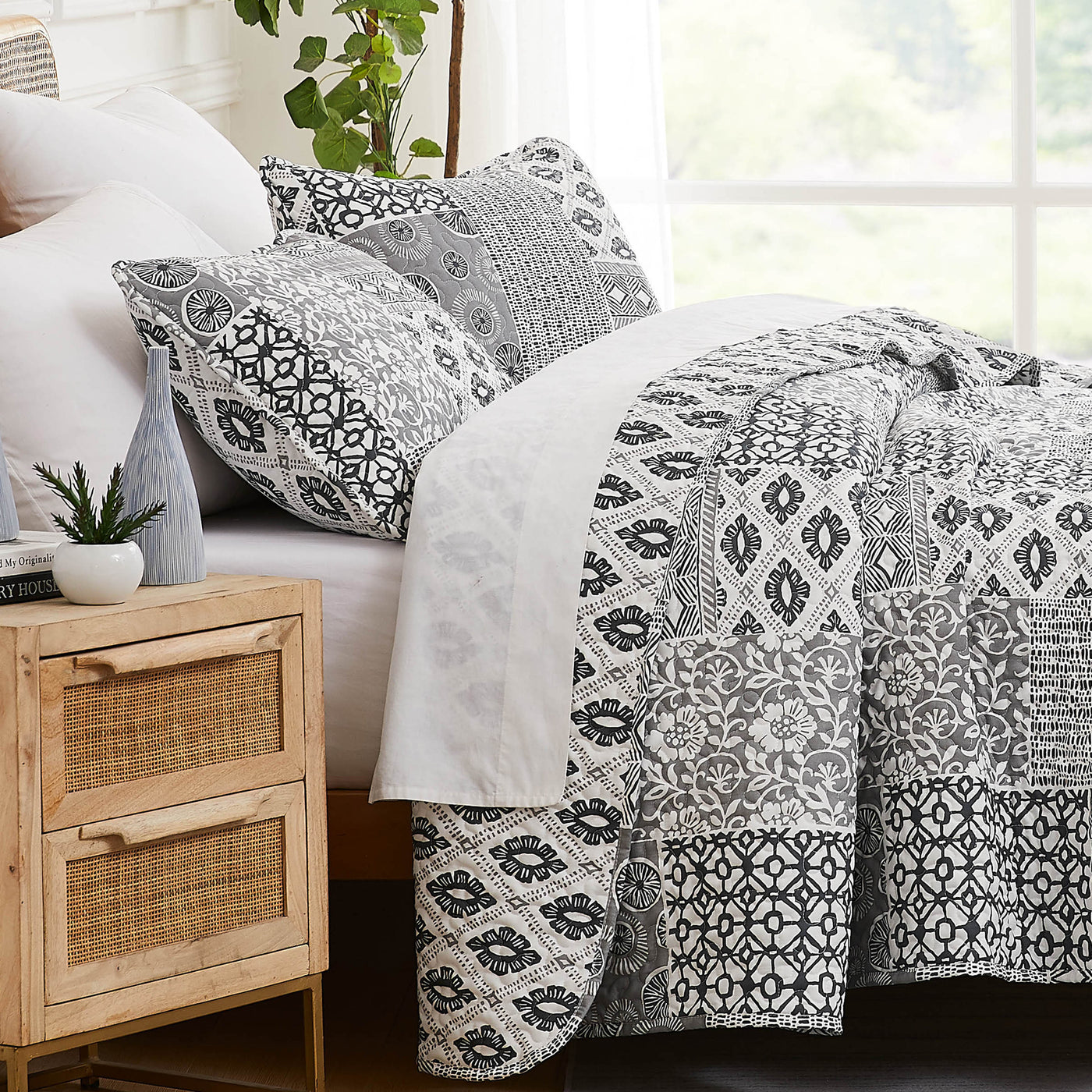 Side View of World Song Quilt Set in Grey#color_world-song-grey