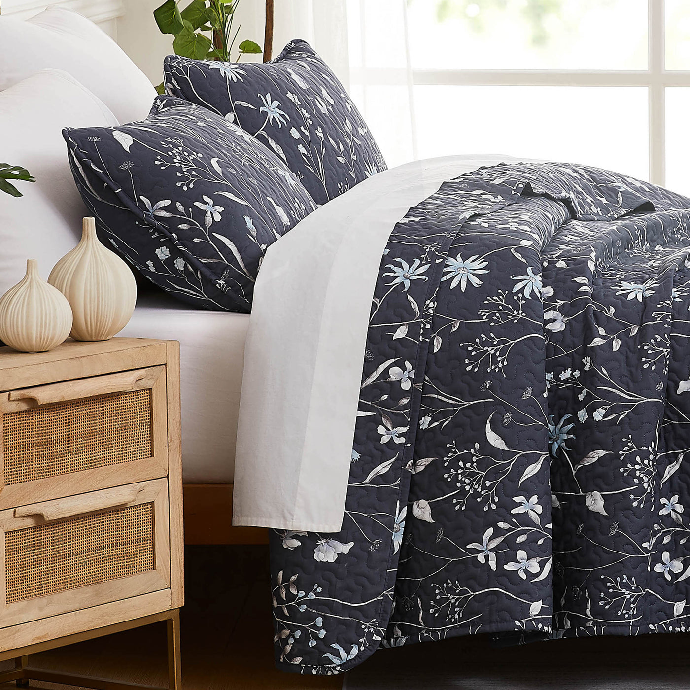 Side View of Floral Daydream Quilt Set in Blue#color_floral-daydream-blue