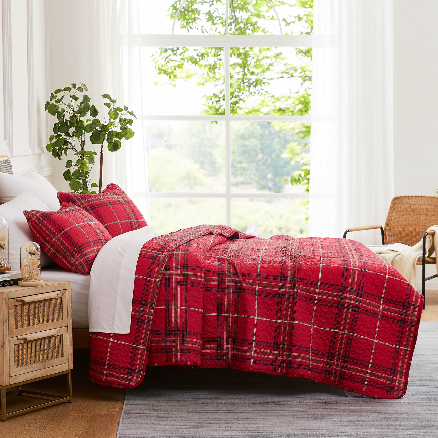 Side View of Purely Plaid Quilt Set in Red#color_purely-plaid-red