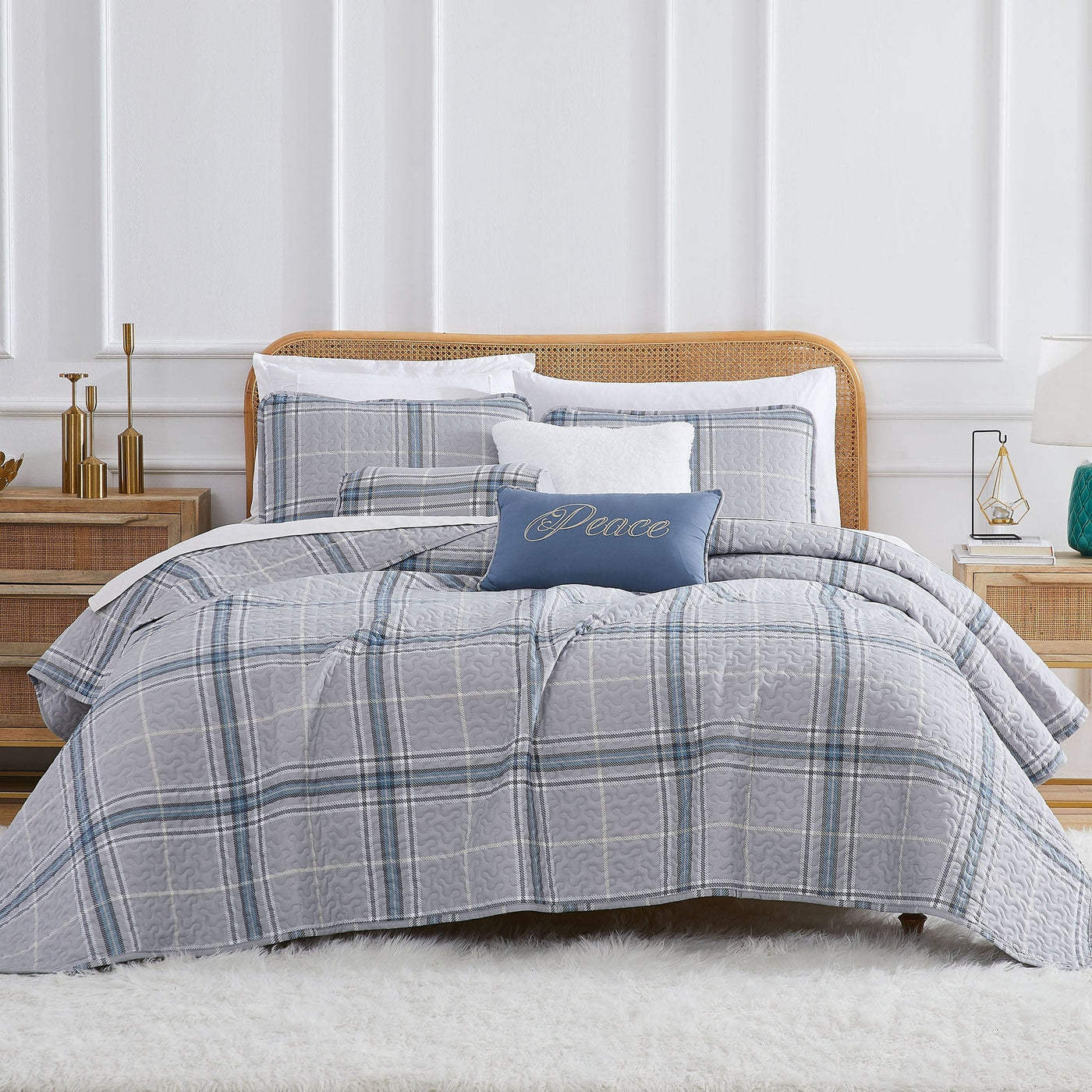 Front View of Vilano Plaid 6-Piece Quilt Bedding Set in Grey#color_plaid-grey