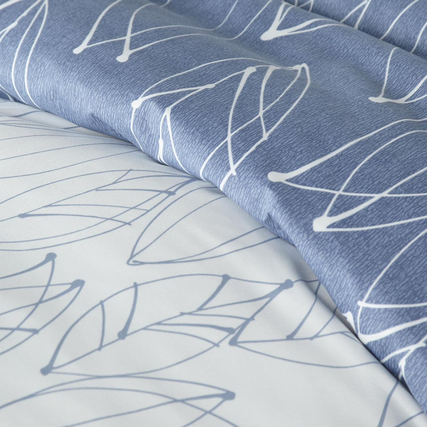 Contemporary Leaves Duvet Cover Set in Blue