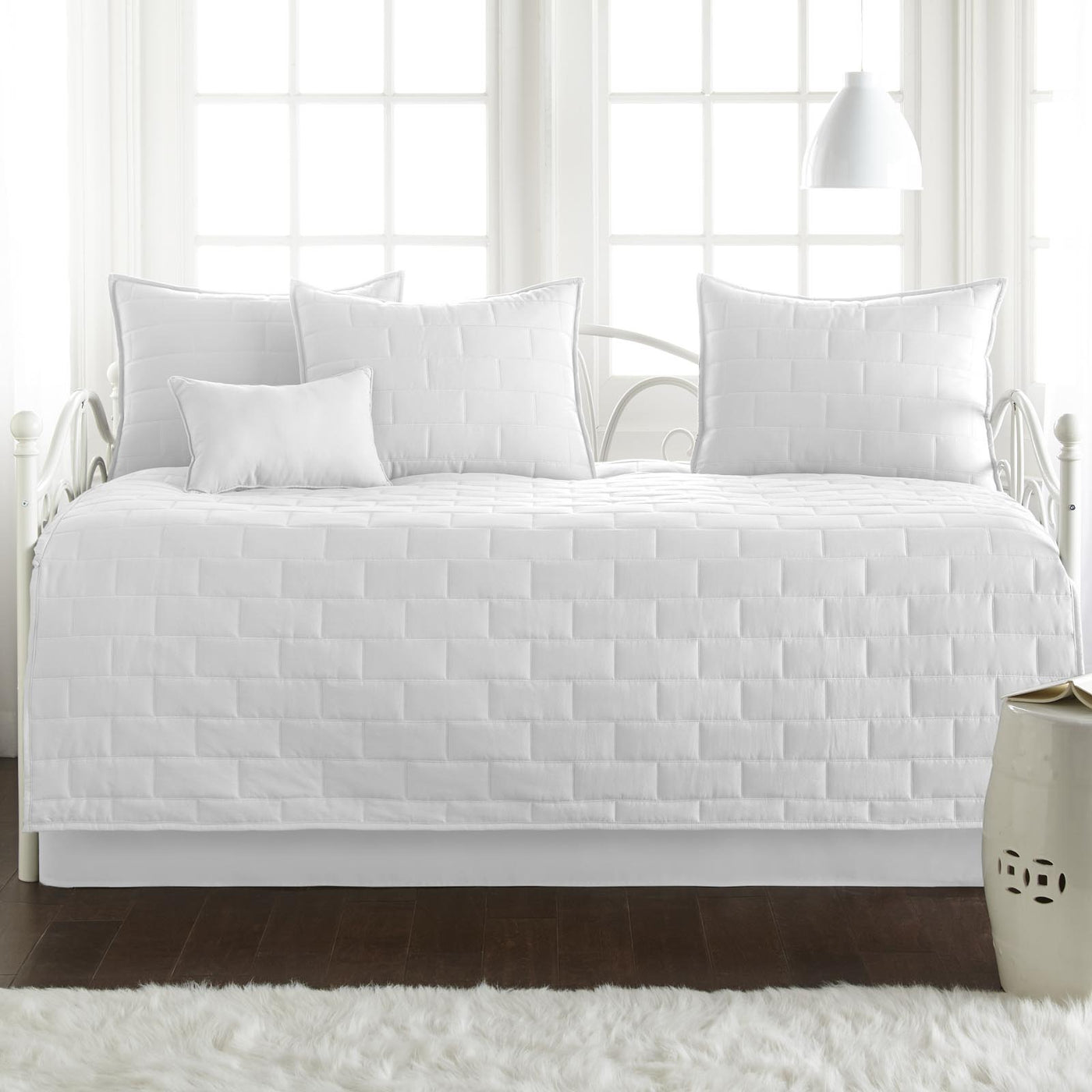 Brickworks Daybed Set in white