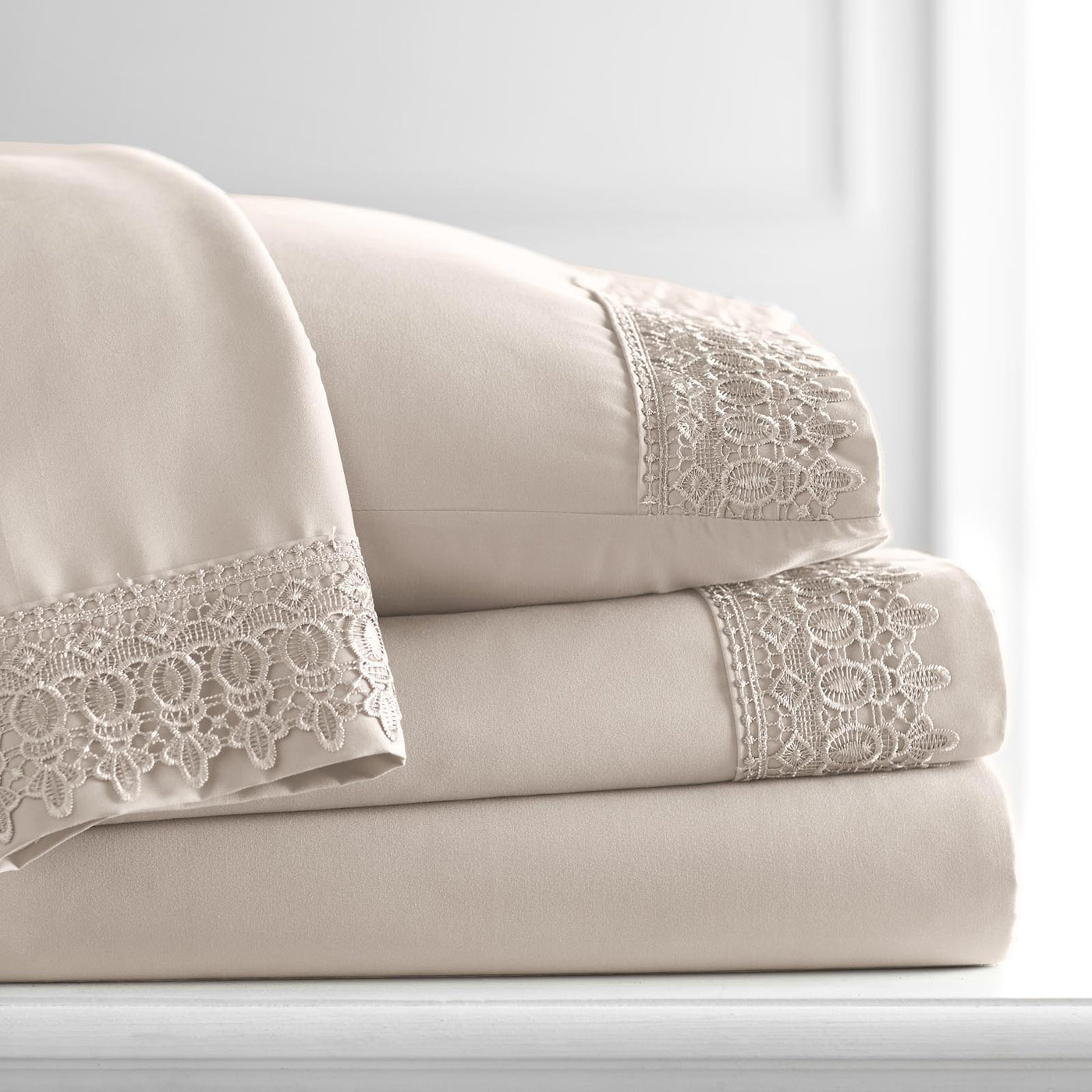 110 GSM Lace hem sheet set in bone