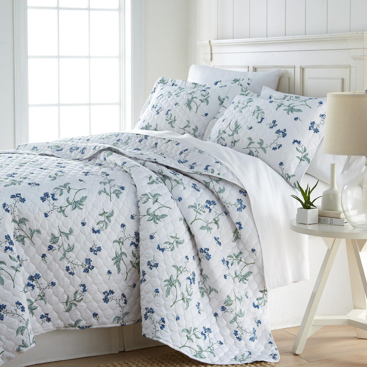 Forget Me Not Cotton Quilt Set in White