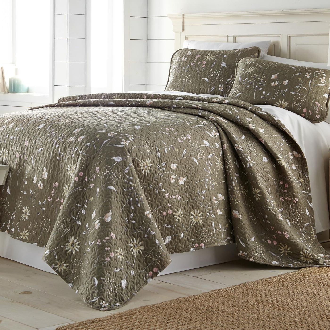 Floral Daydream in olive brown floral print quilt set