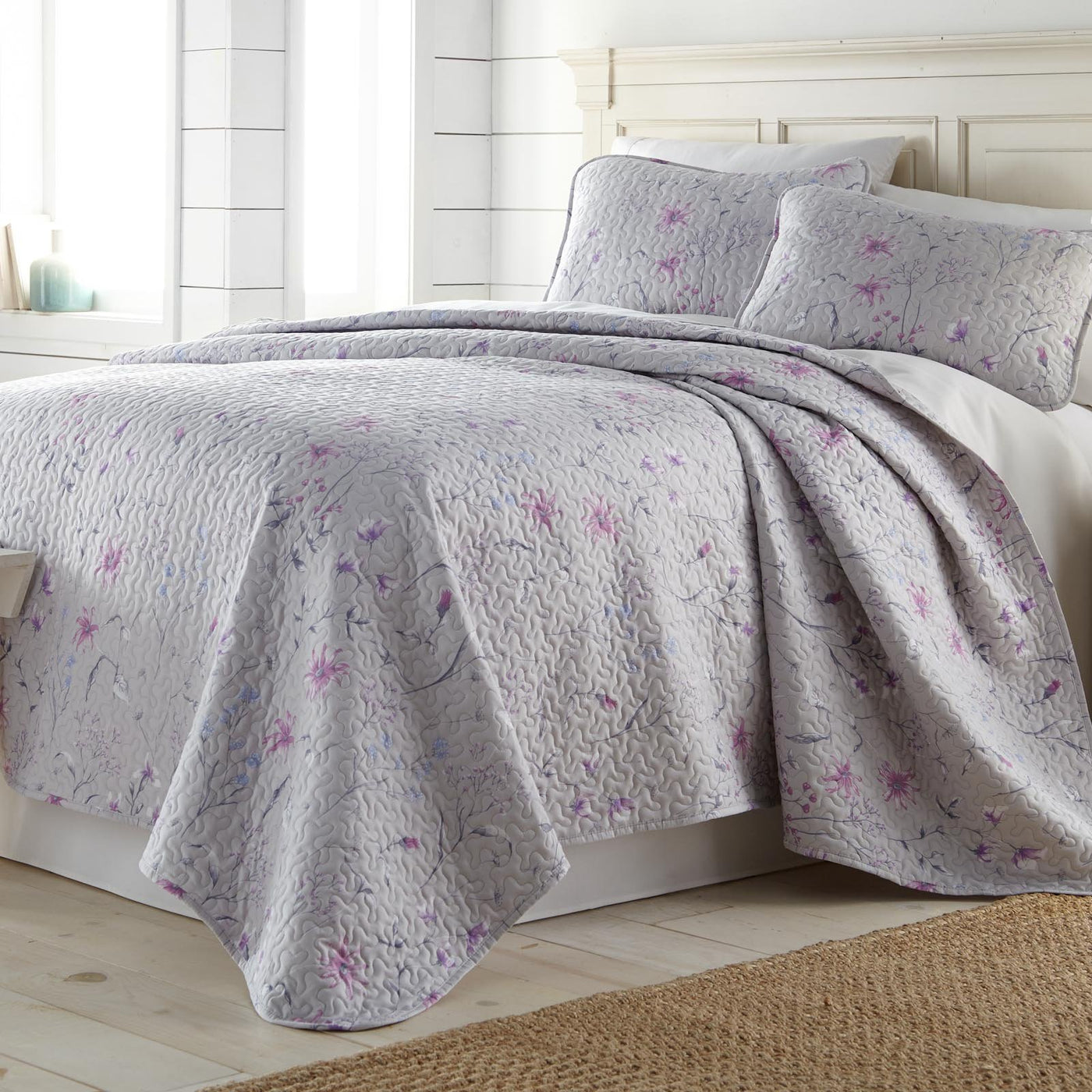 Floral Daydream in grey floral print quilt set