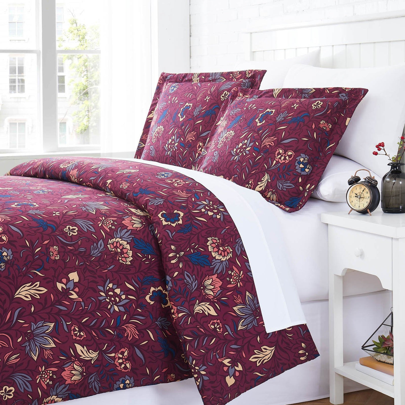 Botanical Spell Duvet in Red