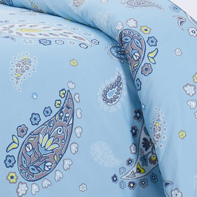 Pretty Paisley Comforter in Blue