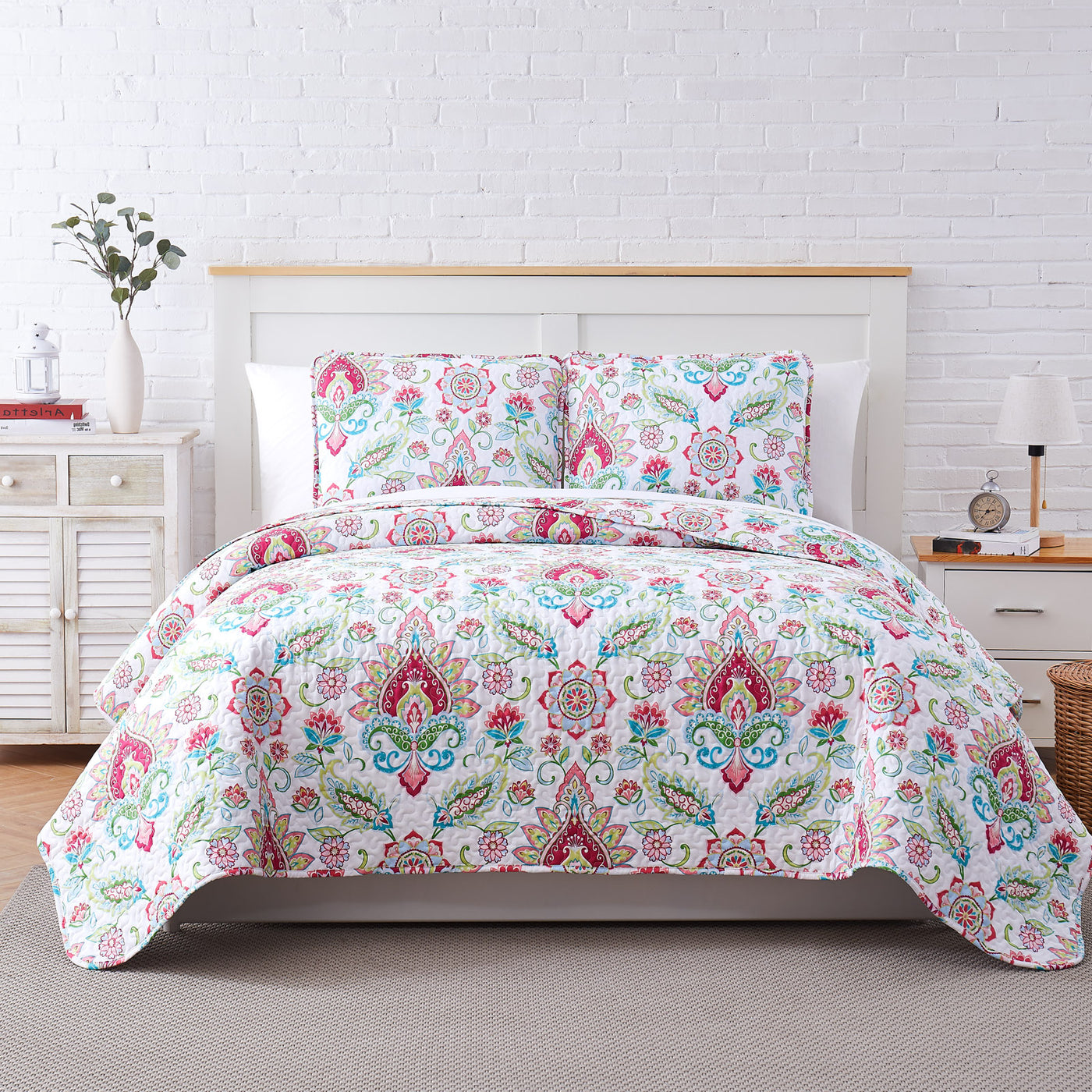 Heart Bloom Reversible Quilt Set