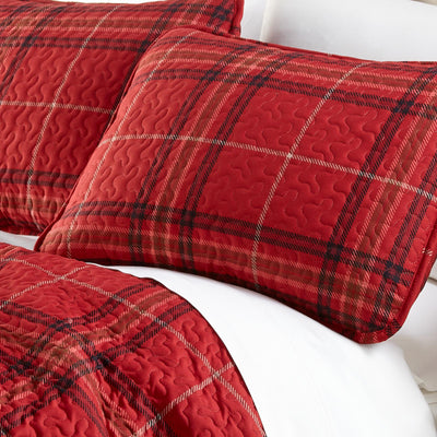Purely Plaid Quilt Set in Red#color_plaid-red